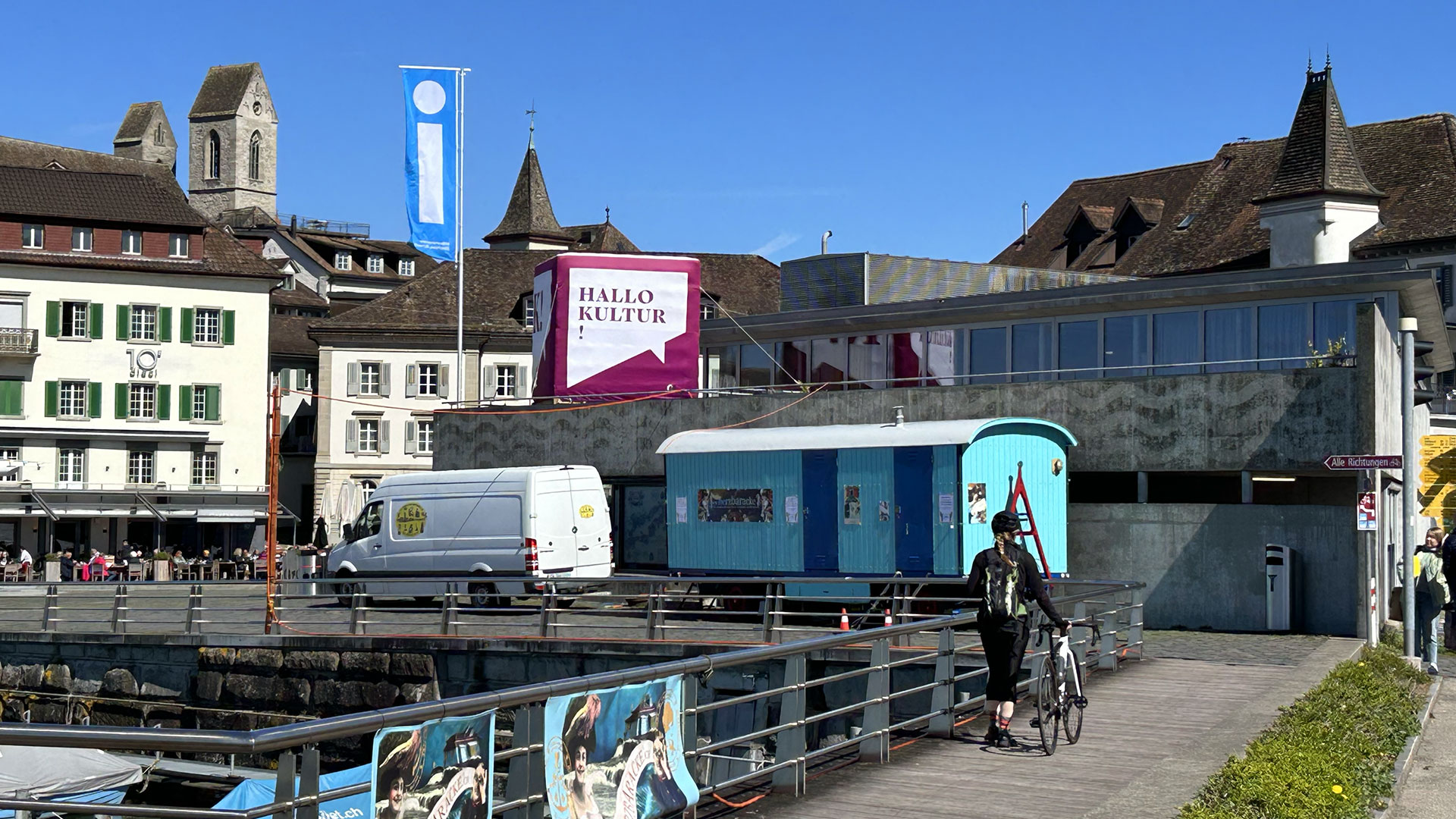 aufblasbarer Quader 3x3m steht in Rapperswil - Hallokultur.ch