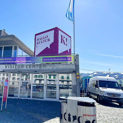 aufblasbarer Kubus kann mit Logo und Sujets bedruckt werden